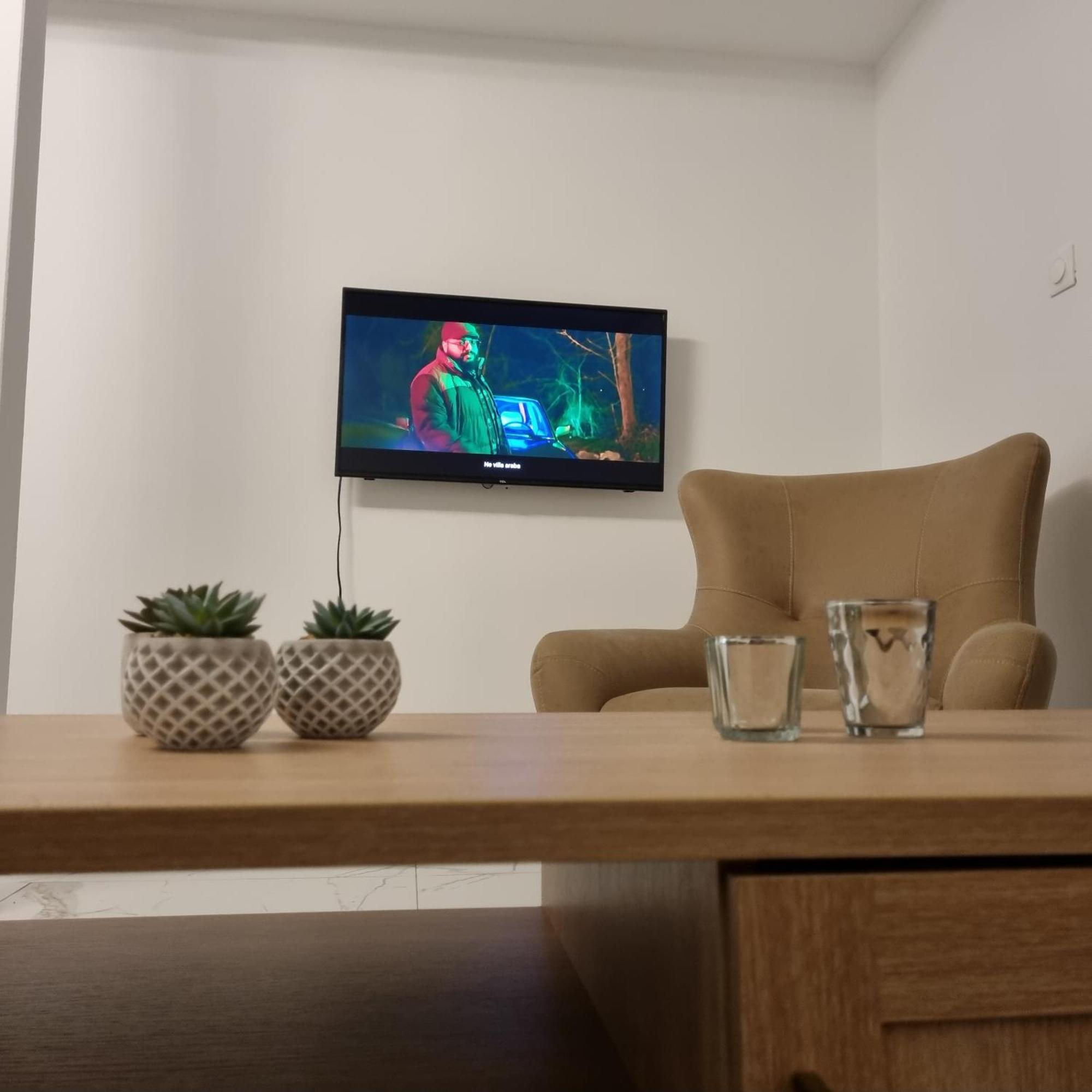 Les Hirondelles Apartment *